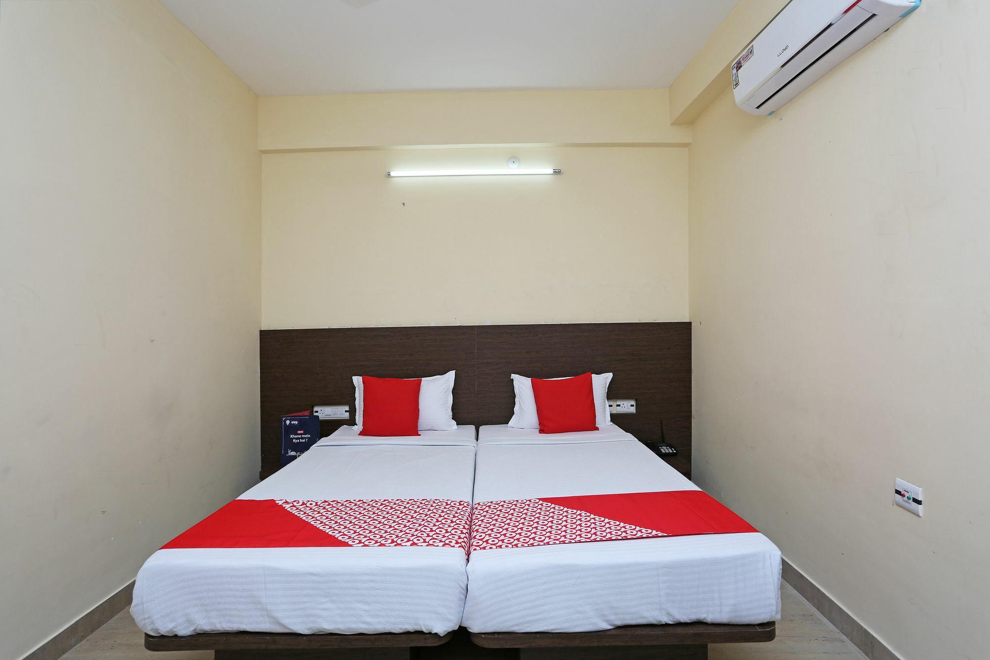 Oyo 11343 Hotel Sai International Bhubaneswar Exterior foto